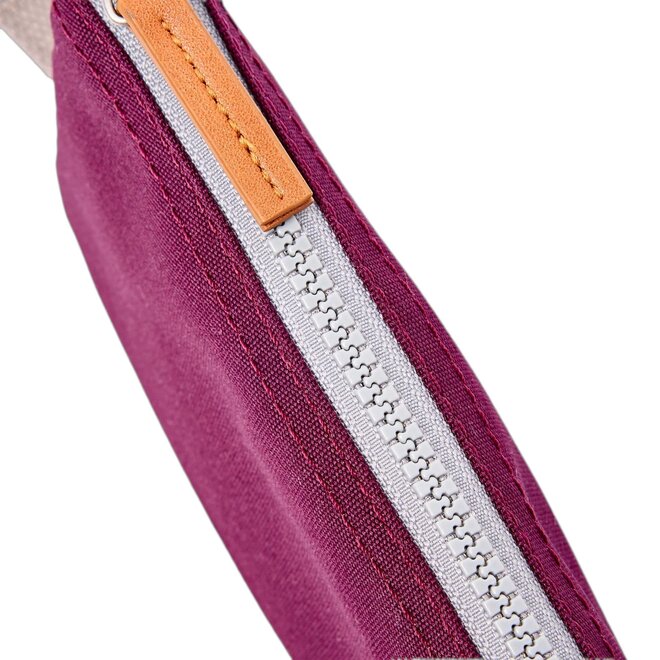 Carnaby Wallet Medium Cherry Lacquer with Wrist Strap