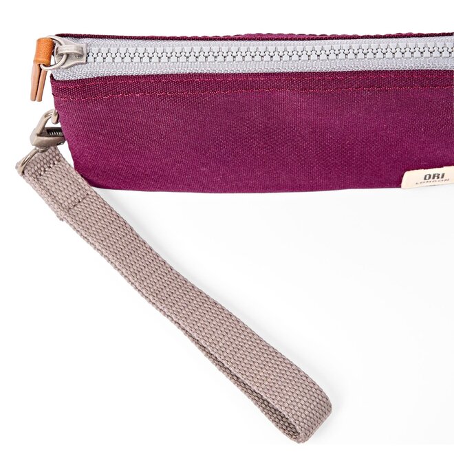 Carnaby Wallet Medium Cherry Lacquer with Wrist Strap