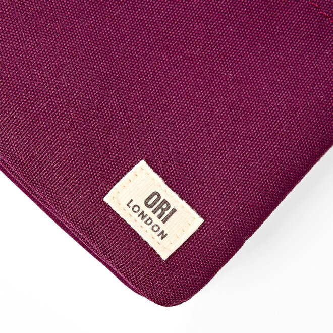 Carnaby Wallet Medium Cherry Lacquer with Wrist Strap