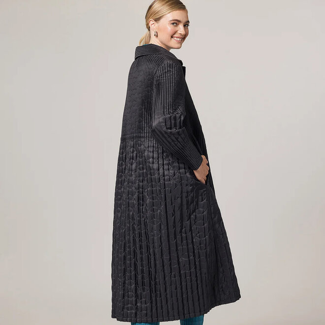 Quilted Jacket Celeste Petals Plisse Black