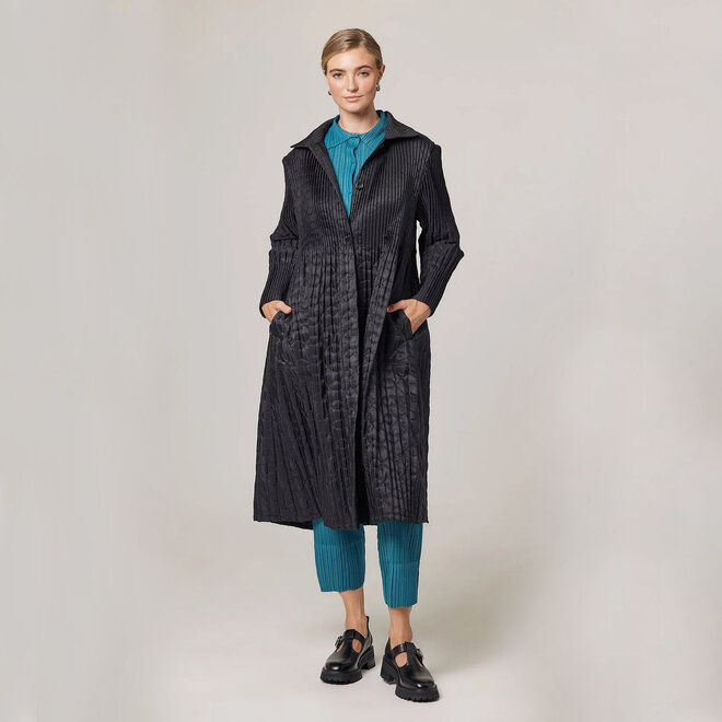 Quilted Jacket Celeste Petals Plisse Black