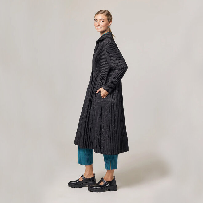 Quilted Jacket Celeste Petals Plisse Black