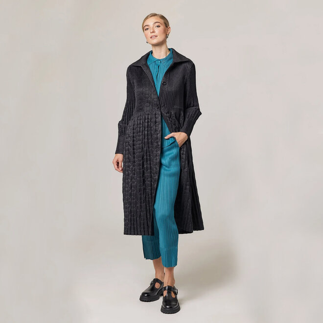 Quilted Jacket Celeste Petals Plisse Black