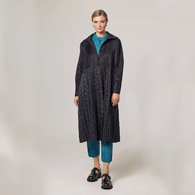Quilted Jacket Celeste Petals Plisse Black