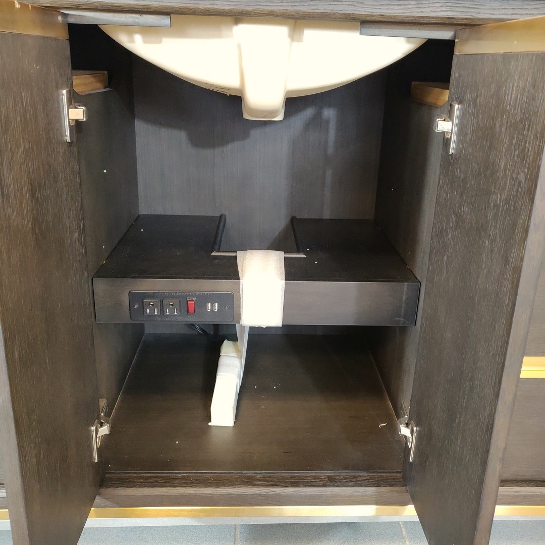 Fairmont - Ambassador 48" W/ 2" thick Quartz top - Display