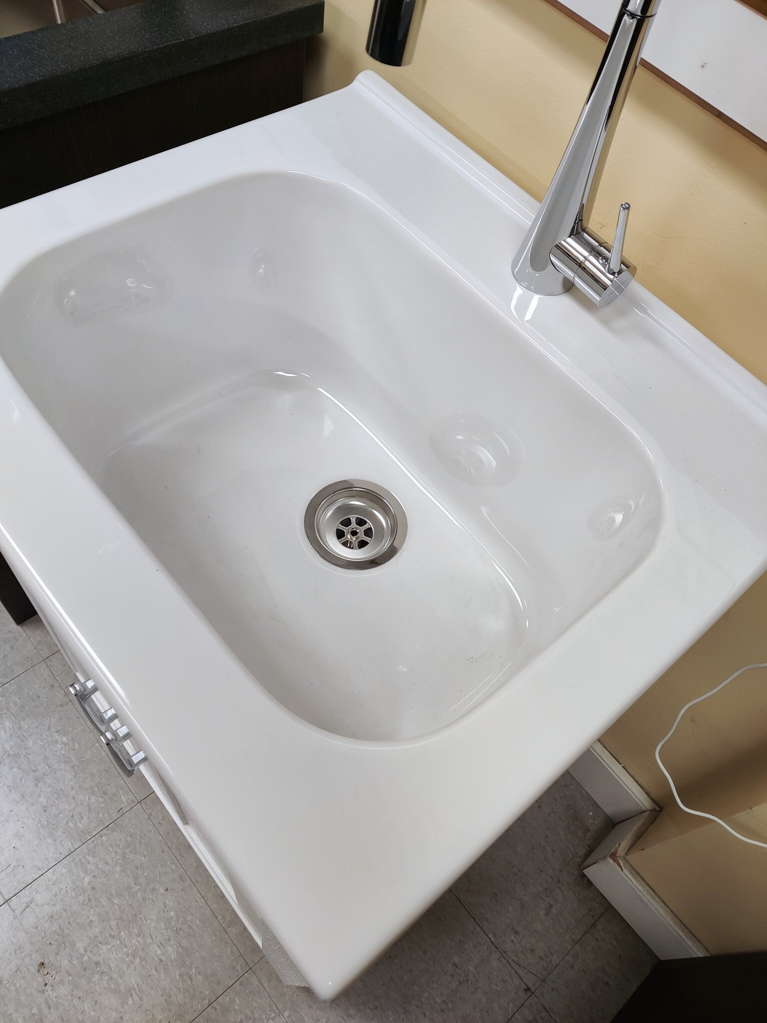 Fairmont - Brookings 24" Vanity - & Top - Clearance Display