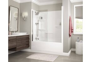 MAAX - Edge 30 x 55 ½ in. 6 mm Tub Screen for Alcove Installation with Clear glass in Chrome - 137500-900-084-000