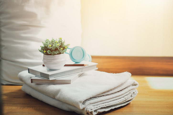 Pros and Cons of Walk-In Tubs