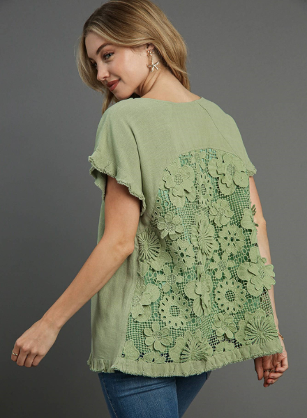 3D Flower Back Short Sleeve Frayed Top