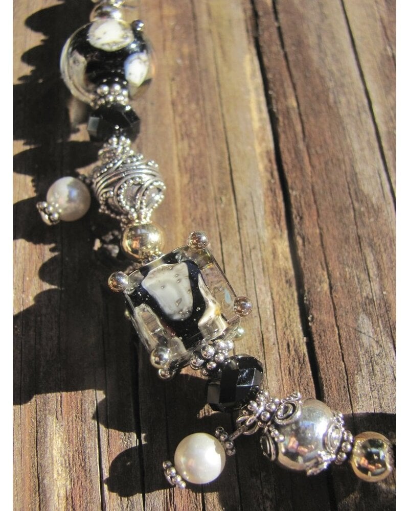 Out Of The Fire Pearl Oyster 5 Bead Lampglass Bracelet