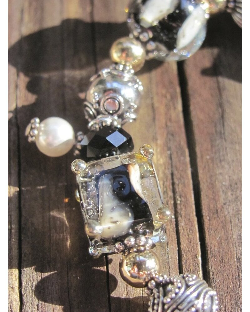 Out Of The Fire Pearl Oyster 5 Bead Lampglass Bracelet