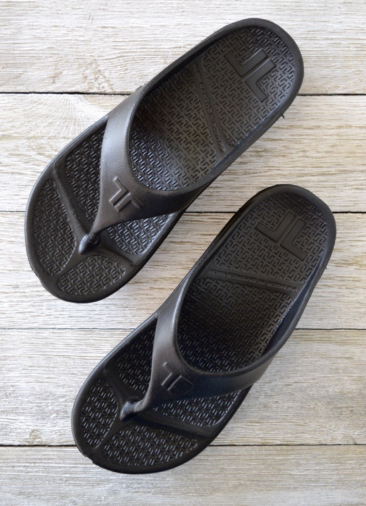 telic unisex flip flop
