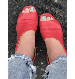 where are bueno shoes made