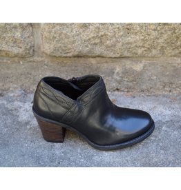 earth brand shoes canada