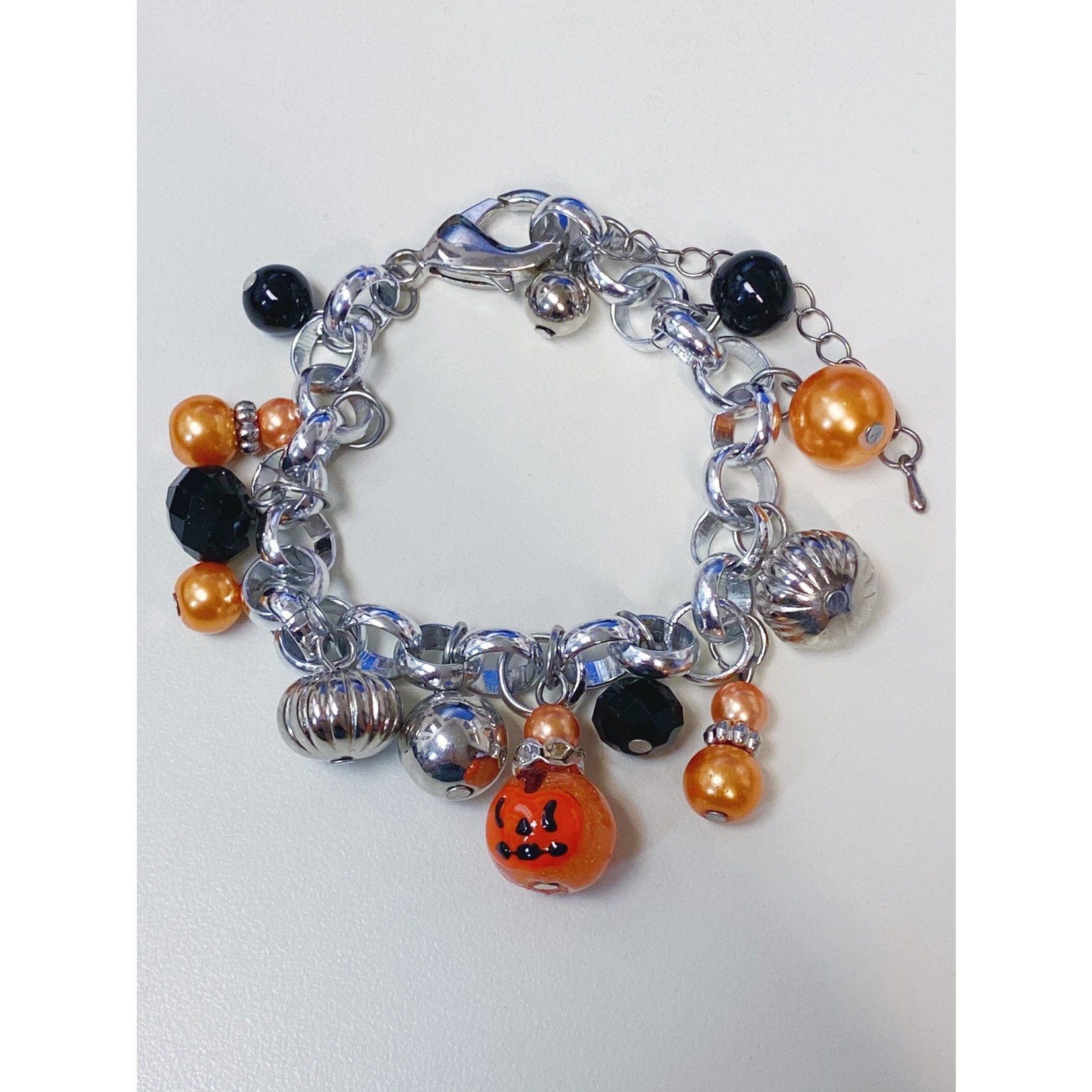 Fiona Accessories Spooky Halloween Pumpkin Charm Charm Clasp Bracelet