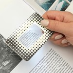 Kikkerland Light Up Magnifier