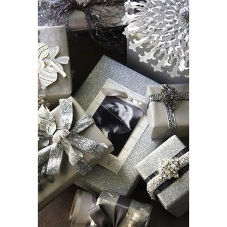 GIFT WRAPPING