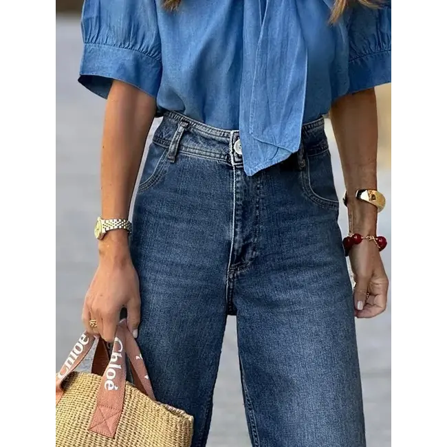 High Waisted Straight Leg Jean