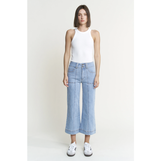 Super High Rise Wide Crop Jean