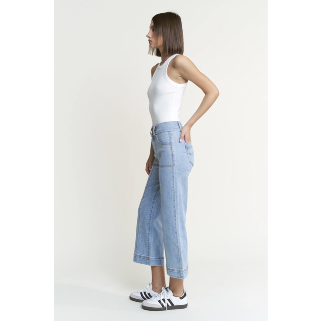 Super High Rise Wide Crop Jean