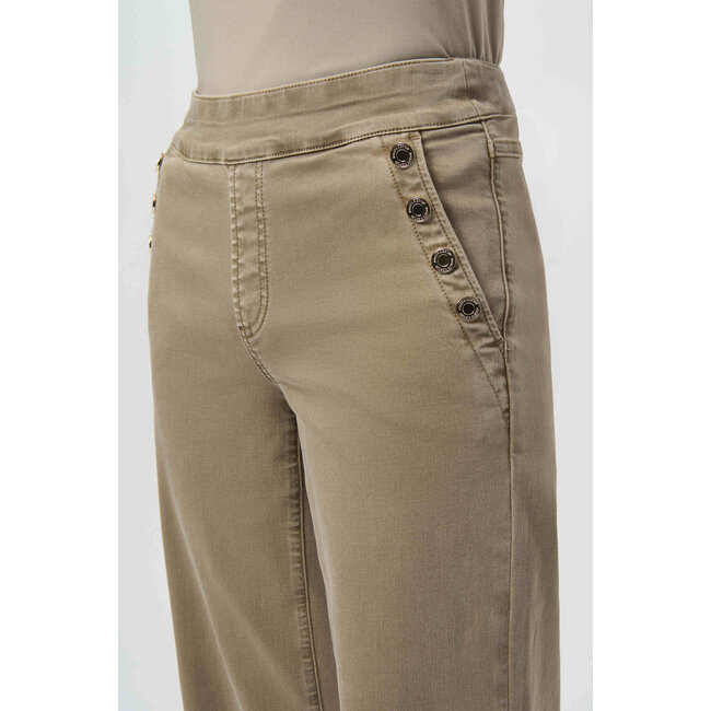 Classic Wide Leg Pull-On Jeans