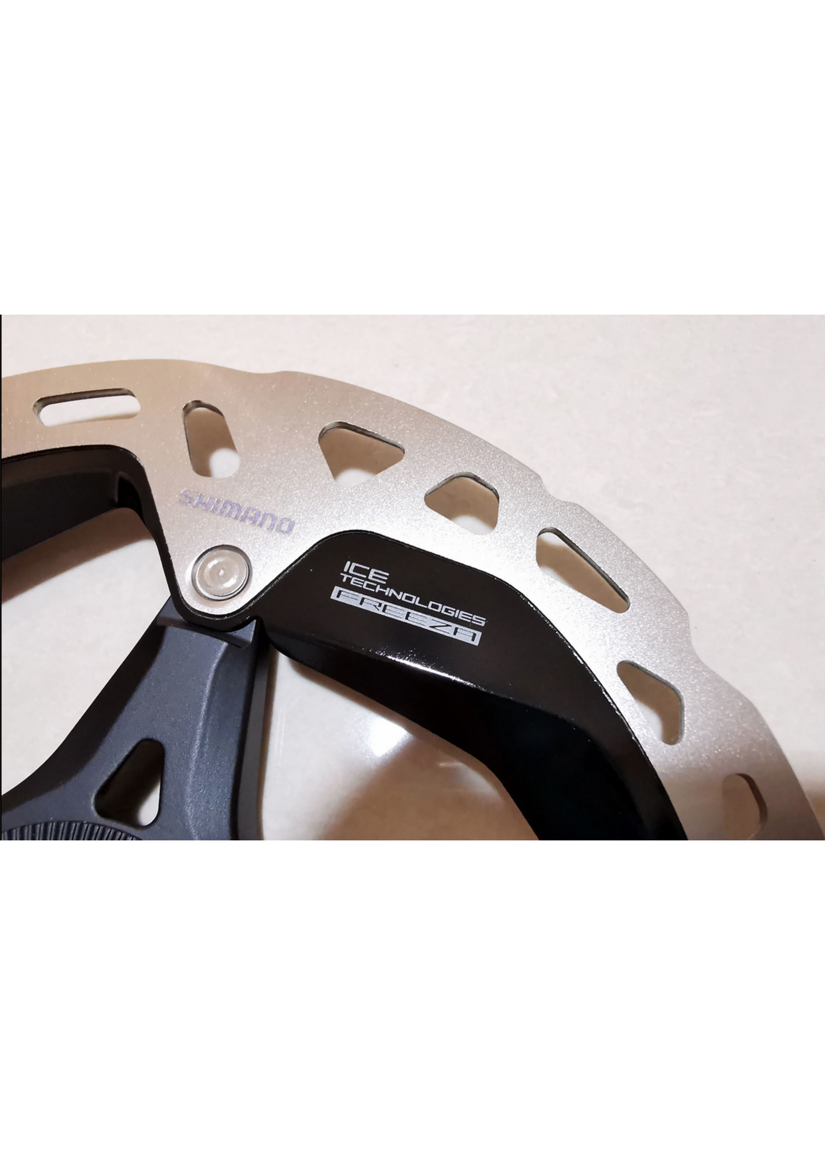 Shimano Shimano Disc Brake Rotor RT-MT900 140mm W/Lock Ring