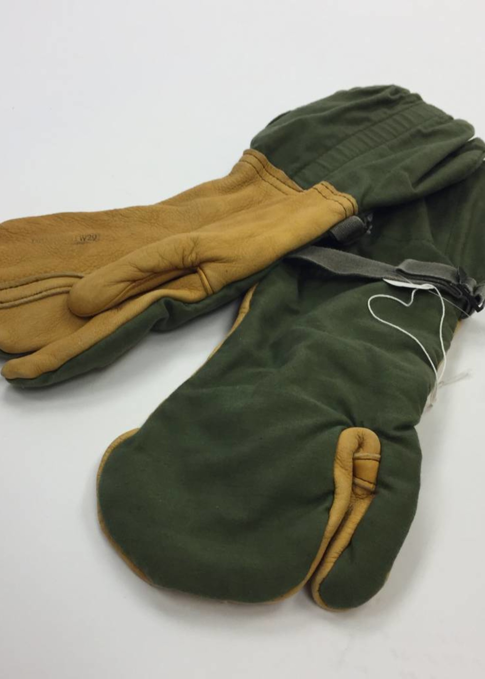 Military Surplus ECWCS Mitten W/Trigger Finger
