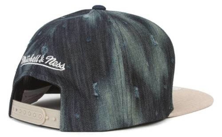 Mitchell and Ness LA Kings Mitchell & Ness Torn Denim Snapback