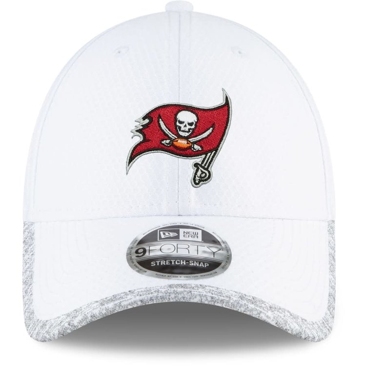 New Era Buccaneers NFL20 SBLV Sideline Stretch Snap 940 White