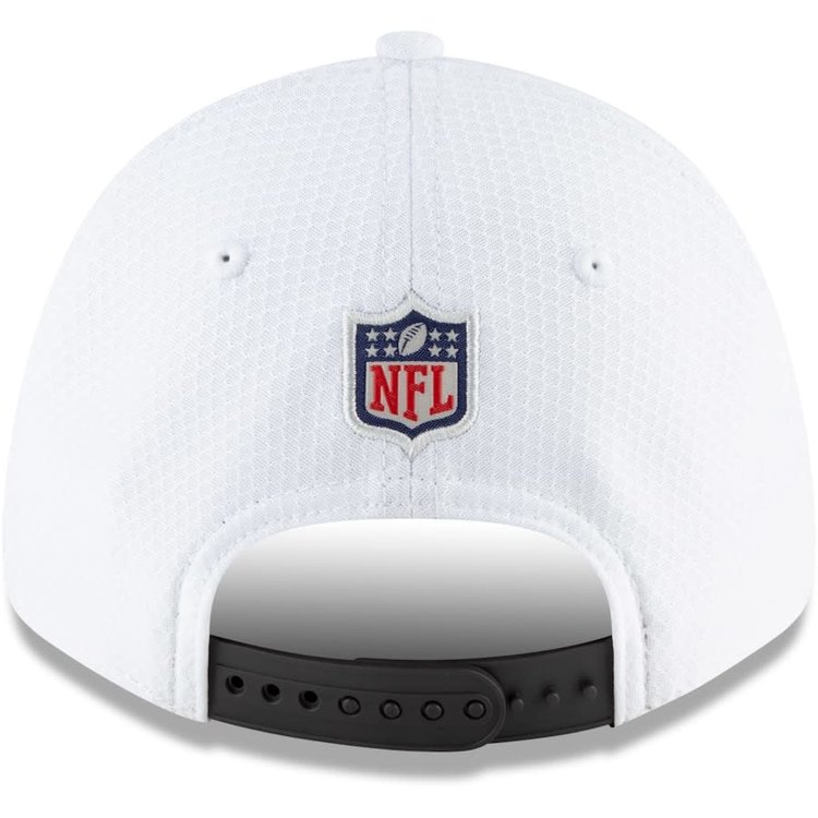 New Era Buccaneers NFL20 SBLV Sideline Stretch Snap 940 White