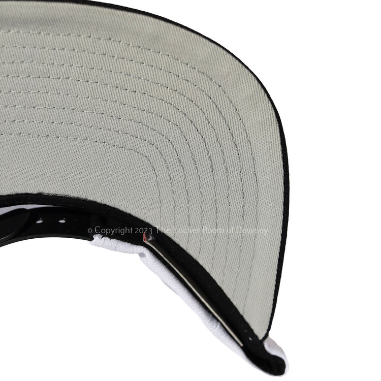 Mitchell and Ness Lakers M&N Playoff Wins Snapback White/ Black