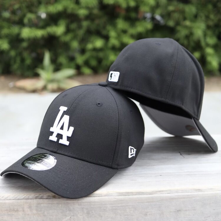 New Era LA Black White 3930