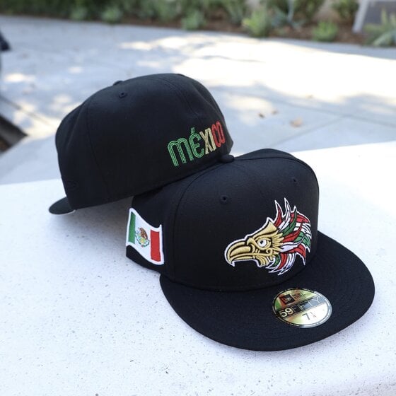 Mexico New Era WBC World Baseball Classic 59FIFTY 5950 Fitted Cap Hat Royal  Blue Crown/Visor White/Metallic Gold Logo Mexico Flag Side Patch