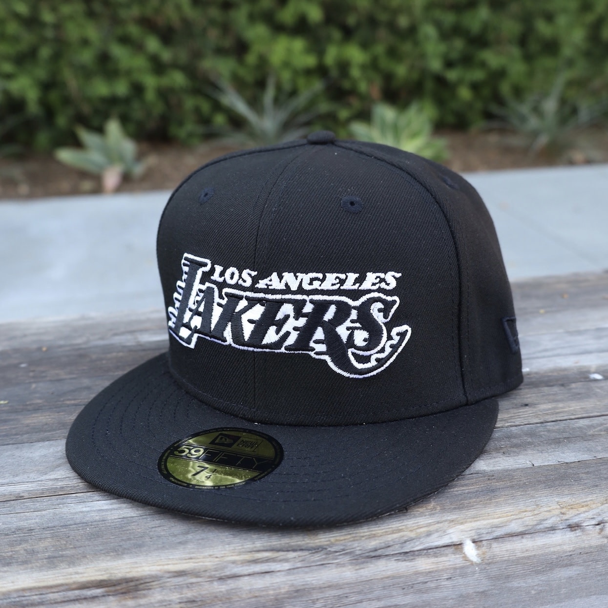 Black and white lakers hat on sale