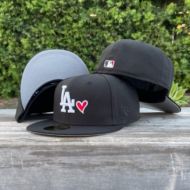 New Era LA Dodgers Black White Heart