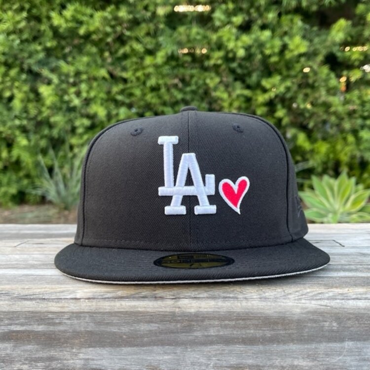 New Era LA Dodgers Black White Heart