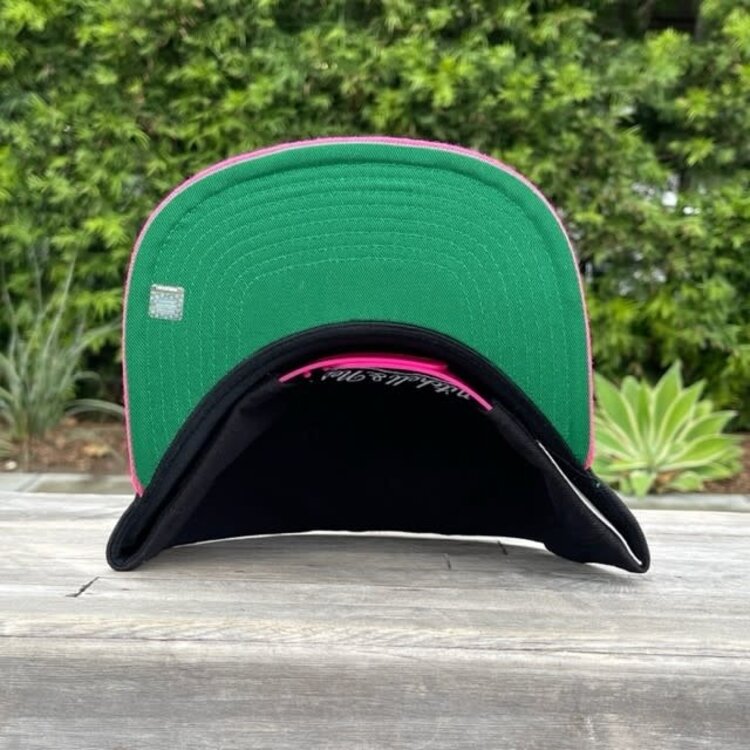 Mitchell and Ness WWE "The Hitman" Bret Hart M&N Snapback Black-Pink