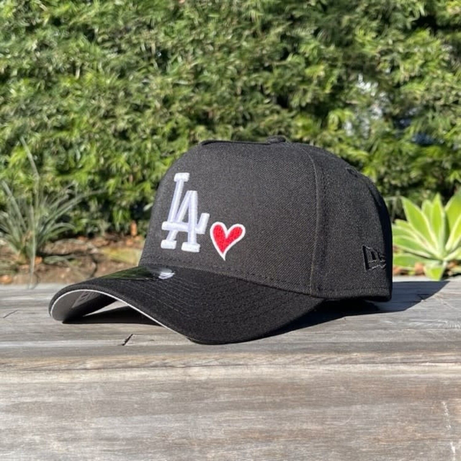 Snapback hat LA black with hearts LA Valentine main image 2