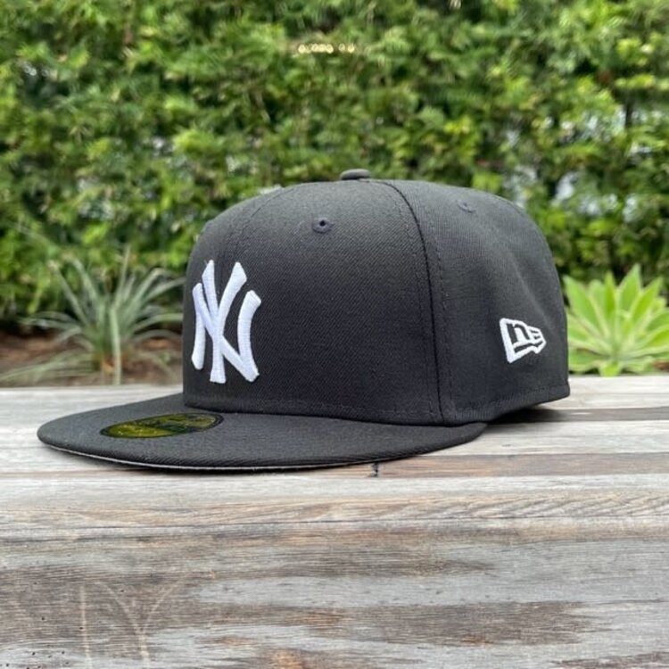 New Era NY Yankees Black White 2000 WS