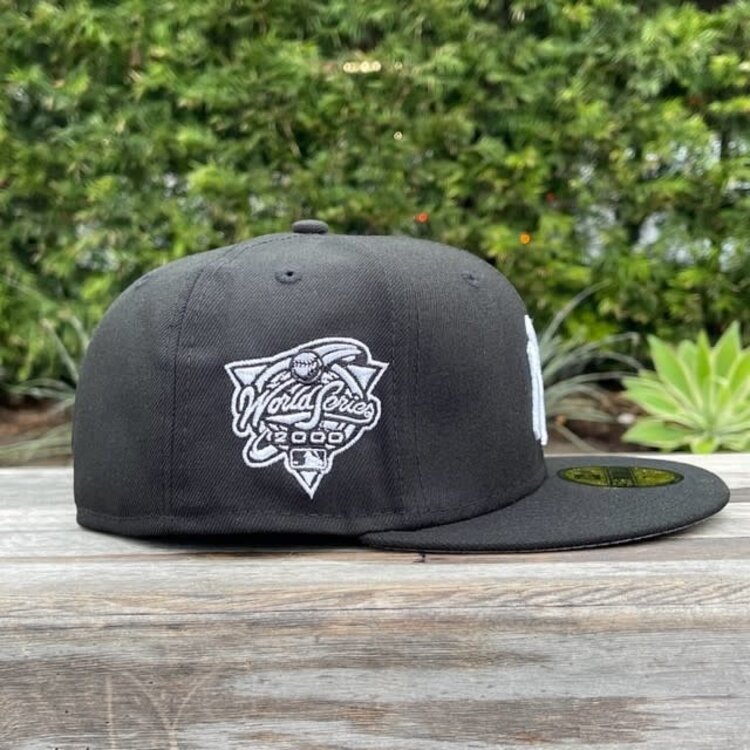 New Era NY Yankees Black White 2000 WS