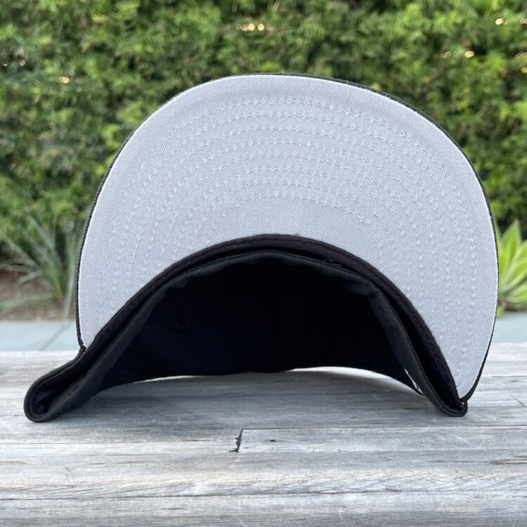 New Era Raiders Black Silver Art Shell Arch