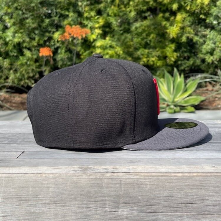 New Era LA Dodgers Black/Graphite Red 950