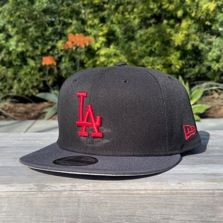 New Era LA Dodgers Black/Graphite Red 950