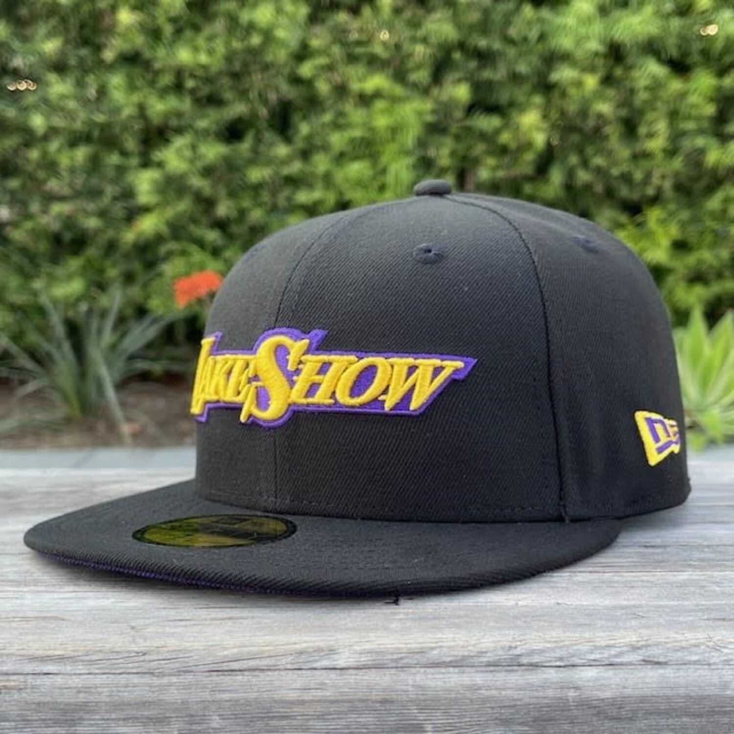 LA Lakers 17X Lakeshow - The Locker Room of Downey