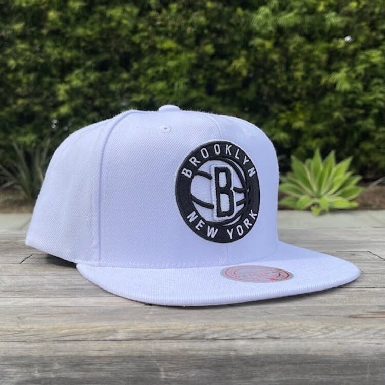 Mitchell and Ness Brookyn Nets M&N Core Basic Snapback White