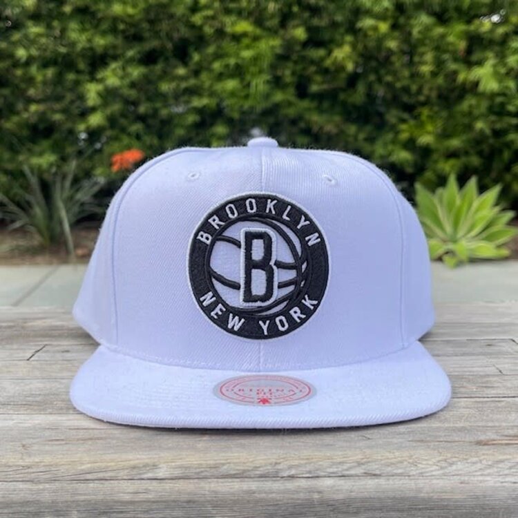 Mitchell and Ness Brookyn Nets M&N Core Basic Snapback White