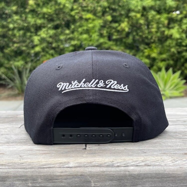 Mitchell and Ness Chicago Bulls HWC M&N Top Spot Snapback Black