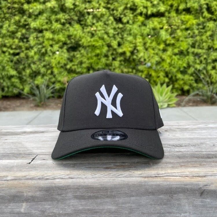 New Era NY Black White Green UV 940 A-Frame