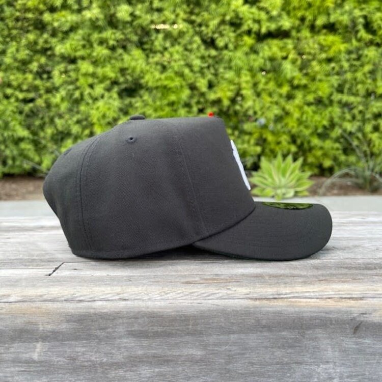 New Era NY Black White Green UV 940 A-Frame