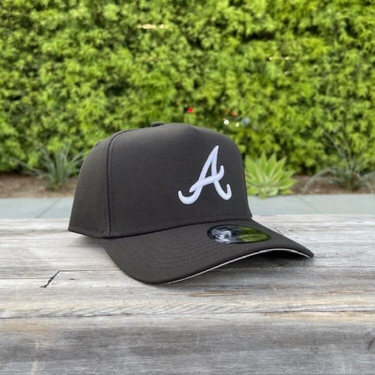 New Era Atlanta Braves Black White 940 A-Frame